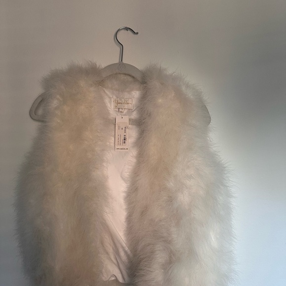 YUMI KIM OSTRICH FEATHER FUR SHORT VEST WHITE NEW WITH TAG - Picture 1 of 4